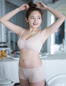 女朋友要我帮她疏通下水管道-地铁里的诱惑